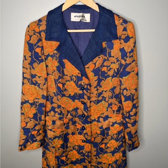 JAEGER London x Vintage 1970s Floral Jacquard Tapestry Coat - Picture 4 of 11